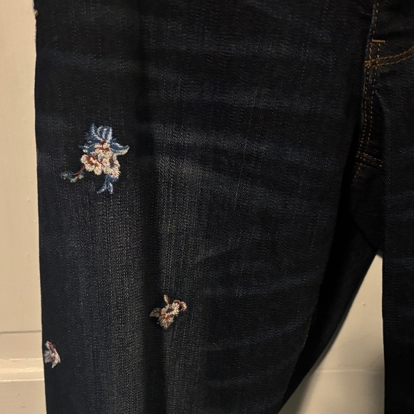 White House Black Market Dark Blue Jeans with Floral Embroidery - Picture 3 of 3
